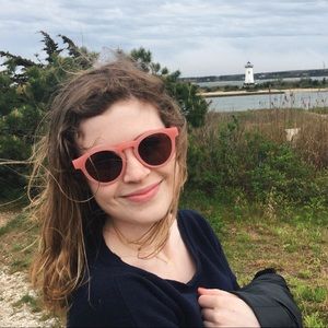 Meet your Posher, Elise